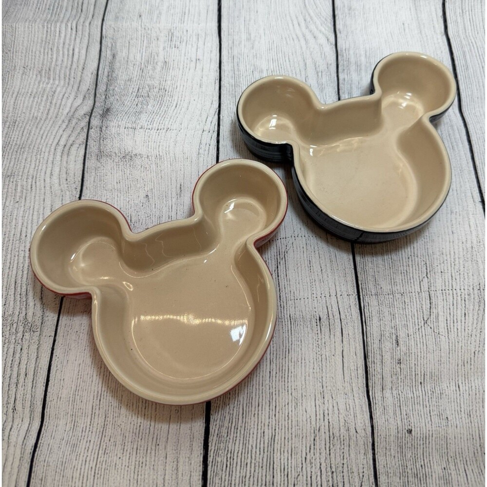 Set Of 2 Le Creuset Disney Mickey Mouse Stoneware Ramekins Black & Red 7.5oz - Picture 11 of 13